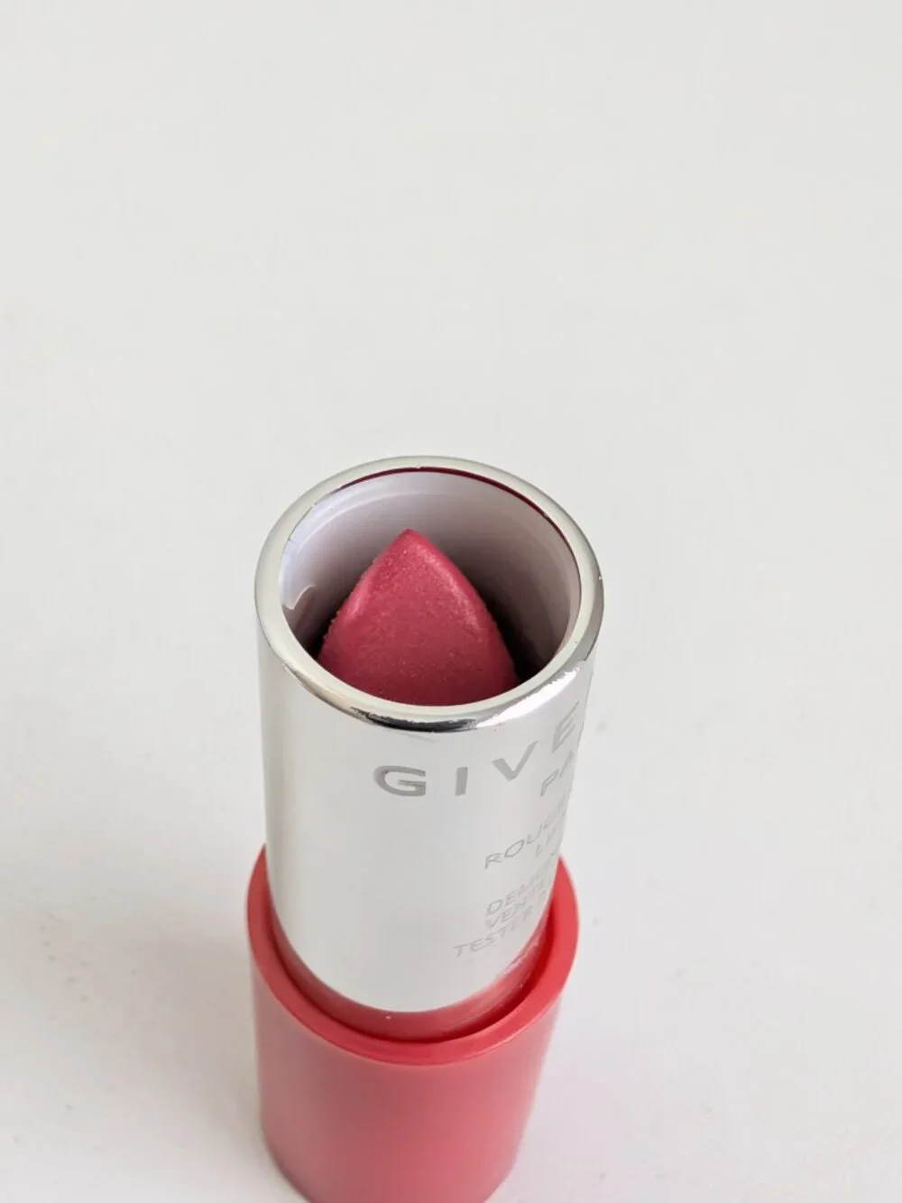 Givenchy rouge interdit